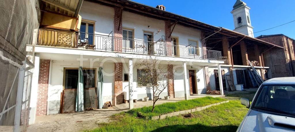 casa indipendente in vendita a Breme