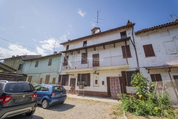 casa indipendente in vendita a Breme