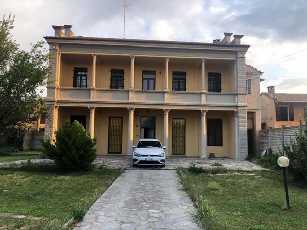 casa indipendente in vendita a Breme
