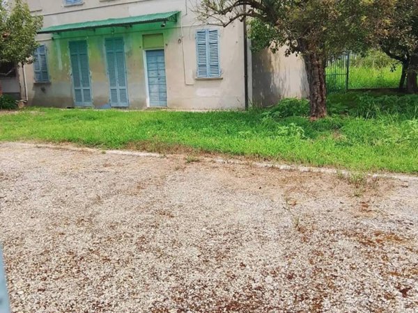 casa indipendente in vendita a Breme