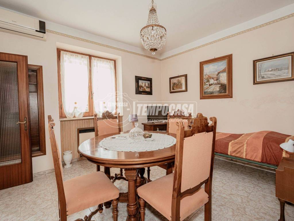casa indipendente in vendita a Breme