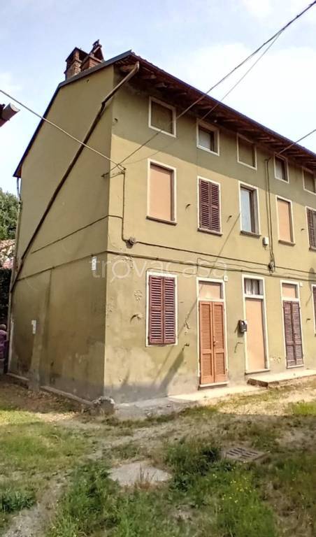casa indipendente in vendita a Breme