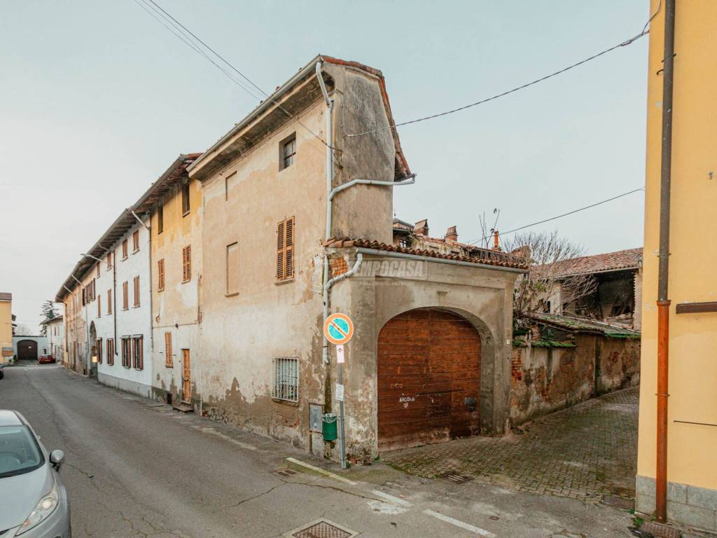 casa indipendente in vendita a Breme