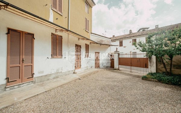 casa indipendente in vendita a Breme