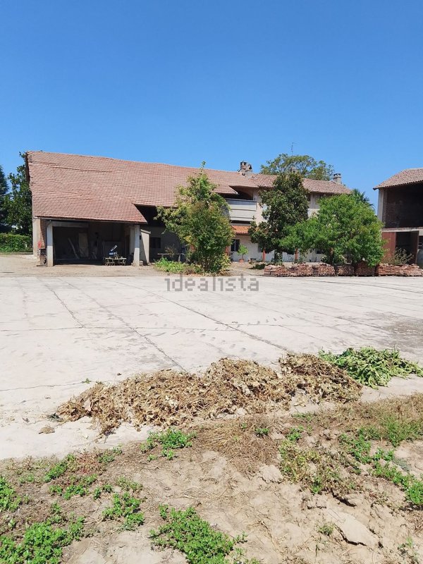 casa indipendente in vendita a Breme