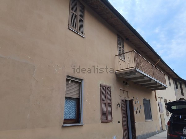 casa indipendente in vendita a Breme