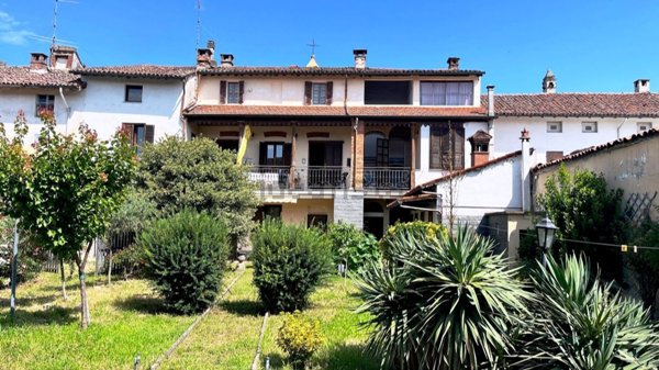 casa semindipendente in vendita a Breme