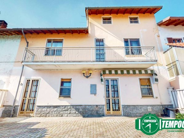 casa indipendente in vendita a Breme
