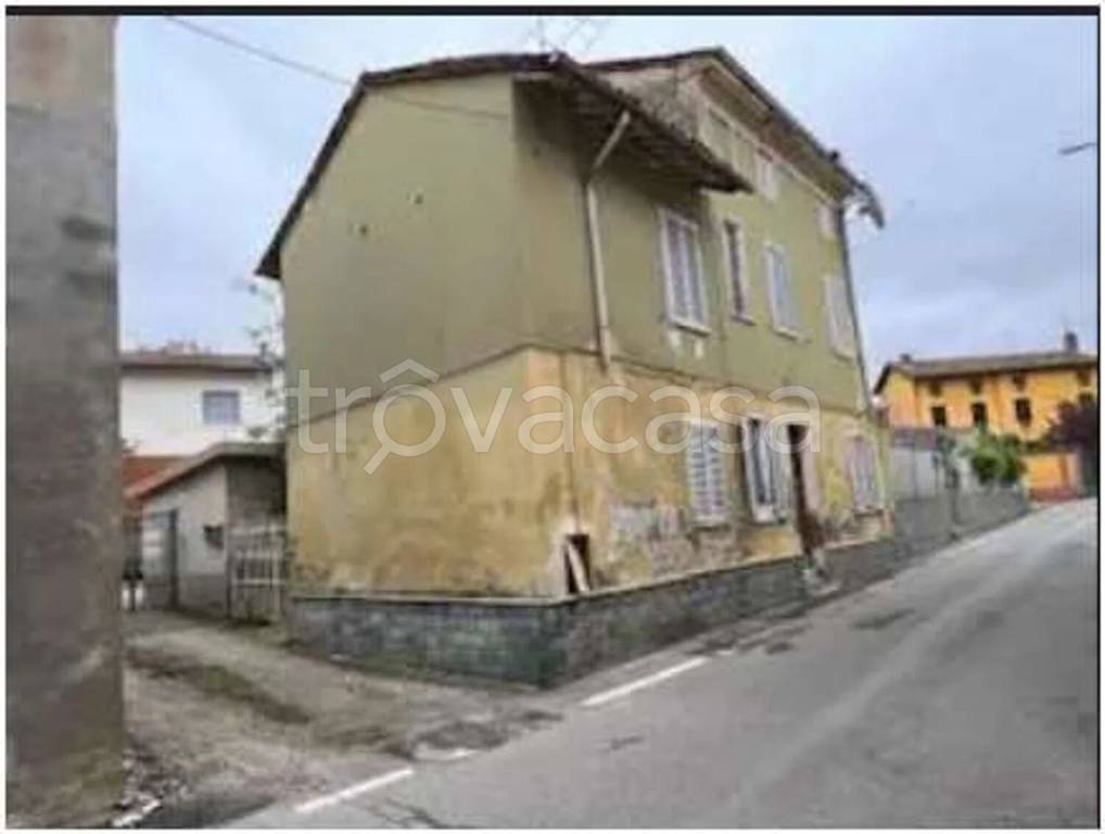 casa indipendente in vendita a Breme