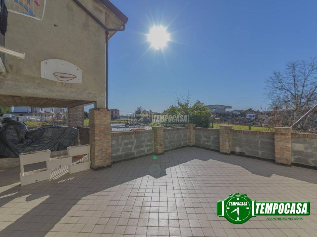 casa indipendente in vendita a Bressana Bottarone in zona Argine