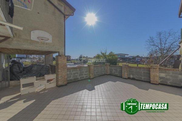 casa indipendente in vendita a Bressana Bottarone in zona Argine