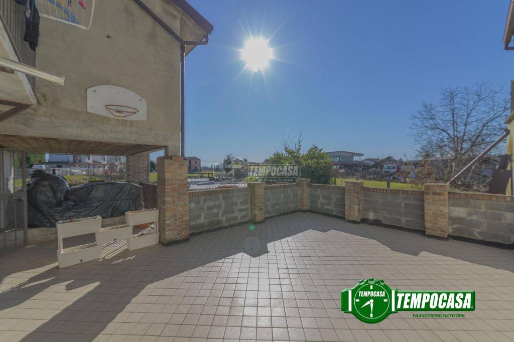 casa indipendente in vendita a Bressana Bottarone in zona Argine