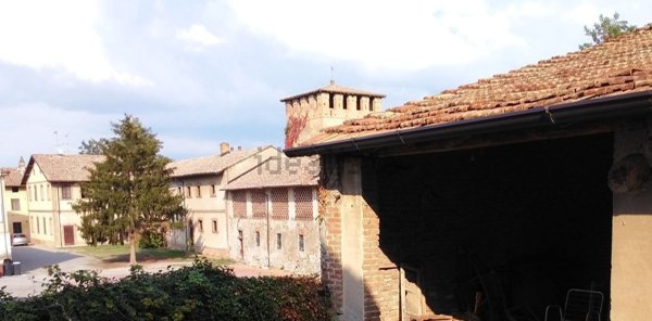 casa indipendente in vendita a Bressana Bottarone in zona Argine
