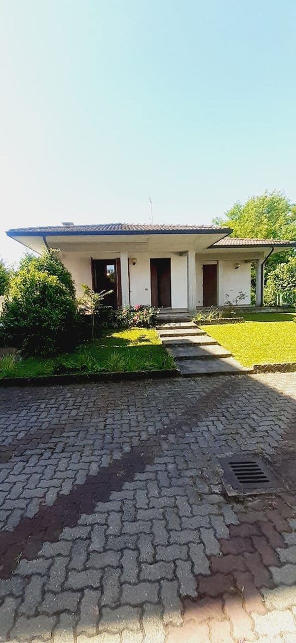 casa indipendente in vendita a Bressana Bottarone in zona Argine