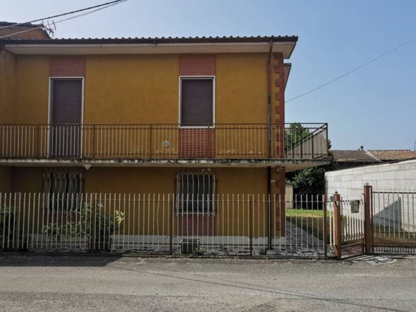 casa indipendente in vendita a Bressana Bottarone in zona Bottarone