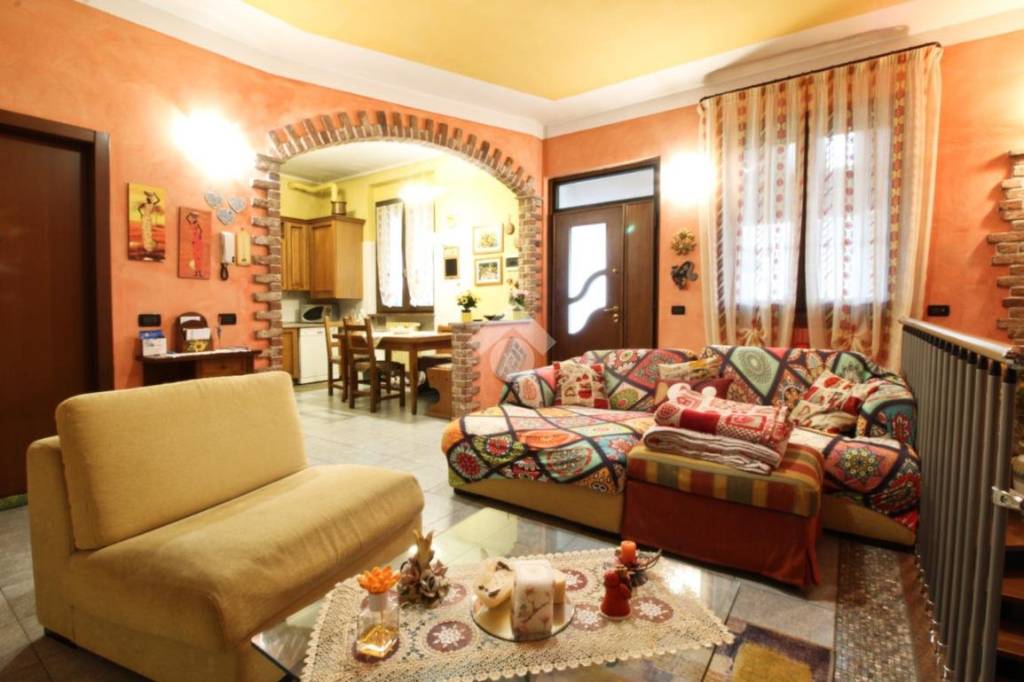 casa indipendente in vendita a Bressana Bottarone
