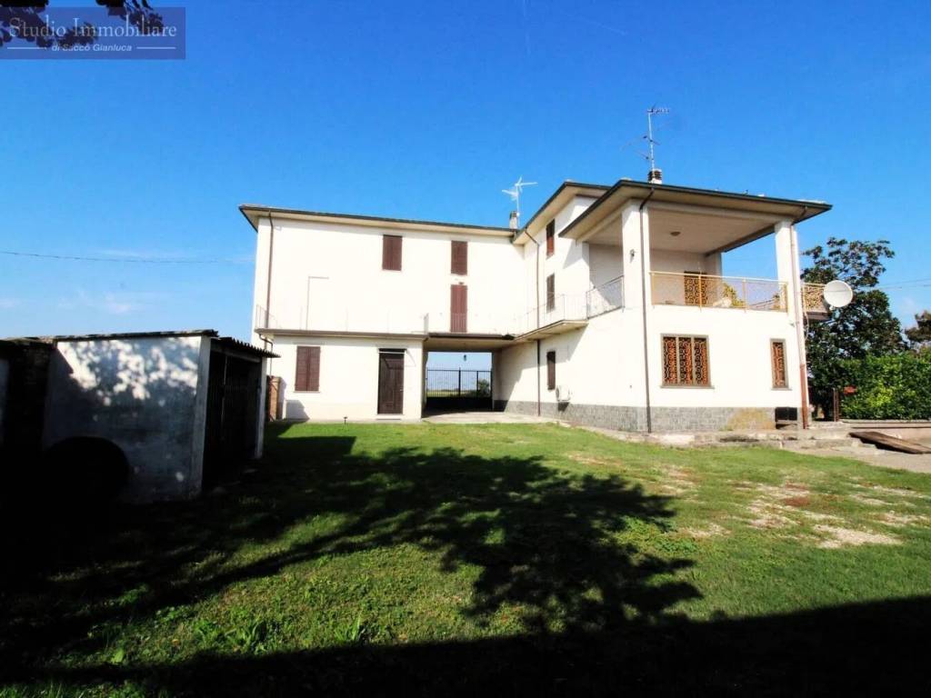 casa indipendente in vendita a Bressana Bottarone