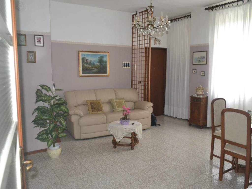 appartamento in vendita a Bressana Bottarone