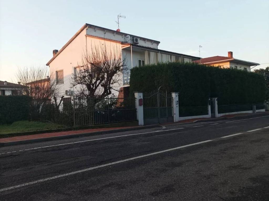 casa indipendente in vendita a Bressana Bottarone