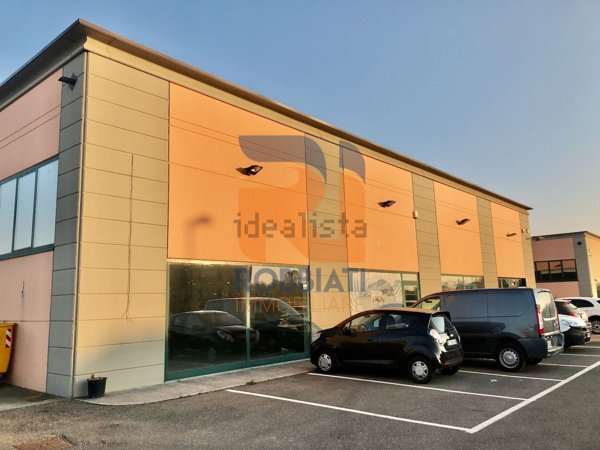 negozio in vendita a Bressana Bottarone