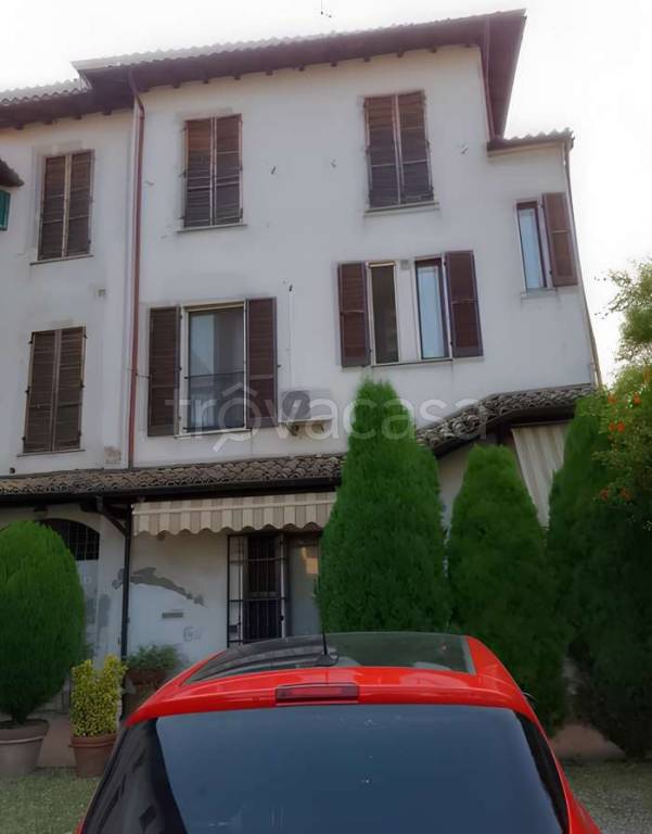 appartamento in vendita a Bressana Bottarone in zona Argine