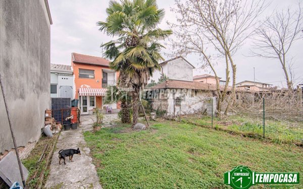 appartamento in vendita a Bressana Bottarone in zona Argine