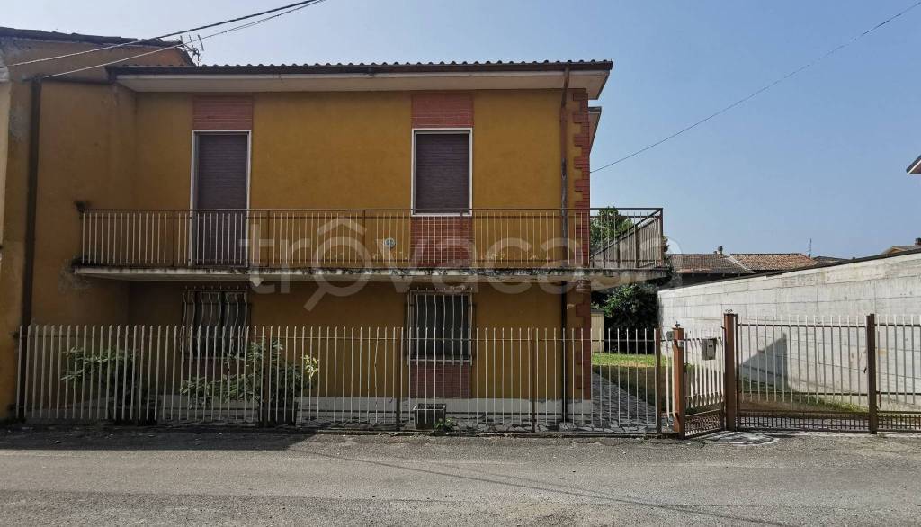 casa indipendente in vendita a Bressana Bottarone in zona Bottarone