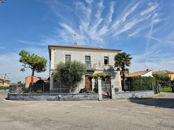 casa indipendente in vendita a Bressana Bottarone