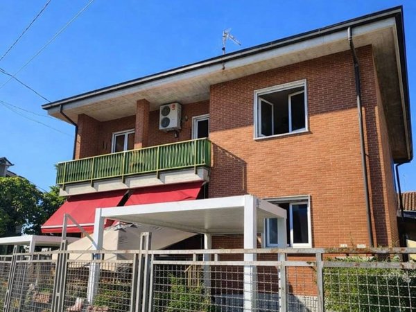 appartamento in vendita a Bressana Bottarone