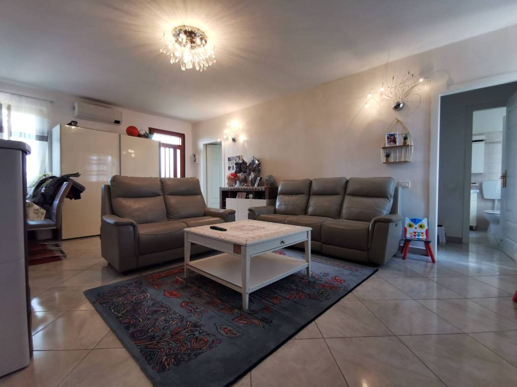 appartamento in vendita a Bressana Bottarone in zona Bottarone