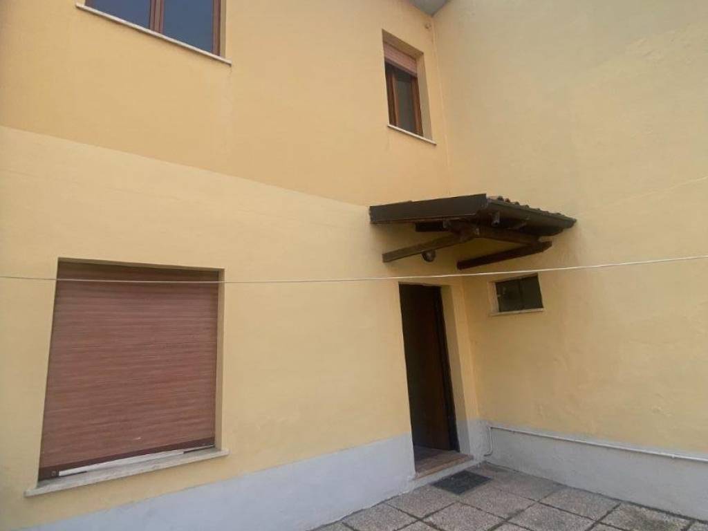 casa indipendente in vendita a Bressana Bottarone