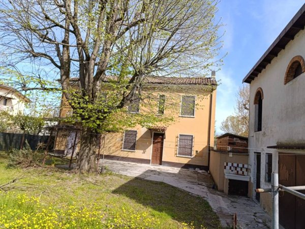 casa indipendente in vendita a Bressana Bottarone in zona Argine