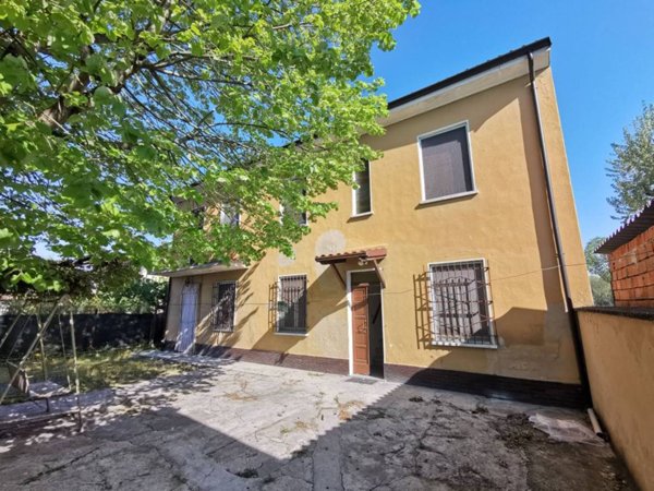 casa indipendente in vendita a Bressana Bottarone in zona Argine