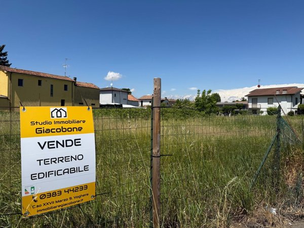 terreno edificabile in vendita a Bressana Bottarone