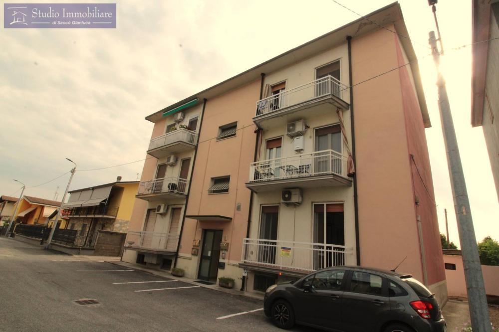 appartamento in vendita a Bressana Bottarone in zona Argine