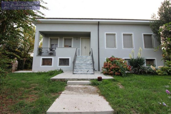 casa indipendente in vendita a Bressana Bottarone in zona Argine