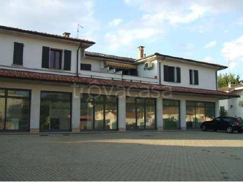 locale commerciale in vendita a Broni