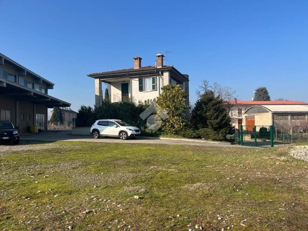 negozio in vendita a Broni