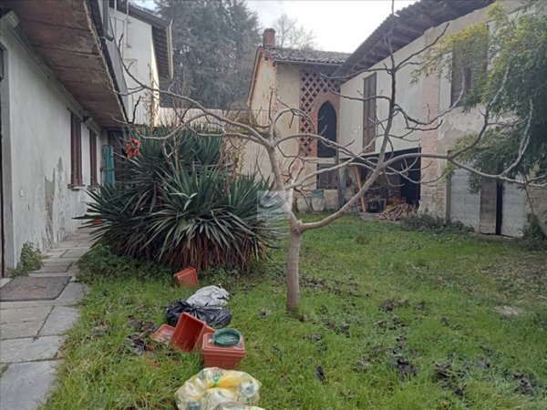 casa indipendente in vendita a Broni