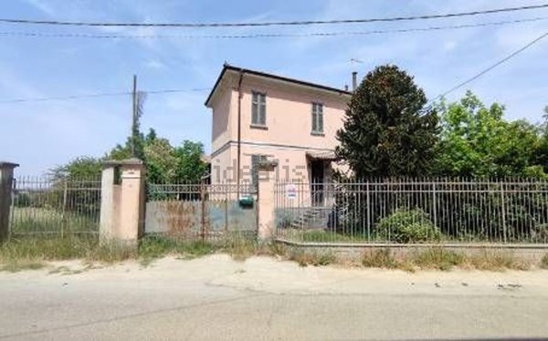 casa indipendente in vendita a Broni