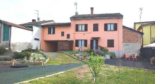 casa indipendente in vendita a Broni in zona Cassino Po