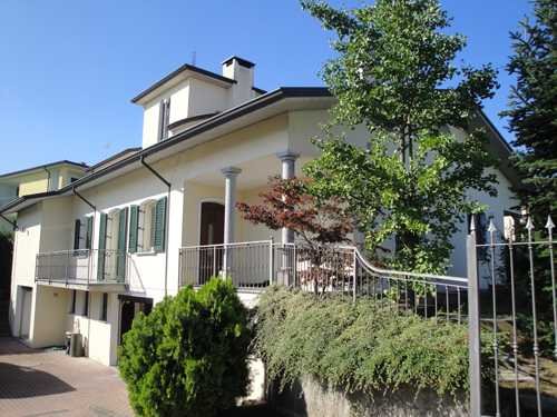 casa indipendente in vendita a Broni