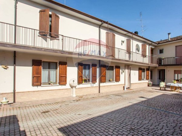 casa indipendente in vendita a Broni