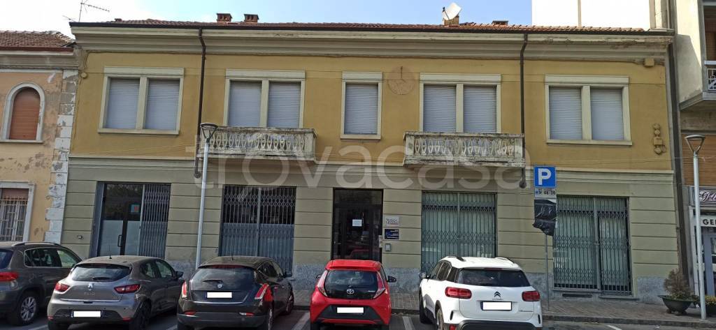 locale commerciale in vendita a Broni