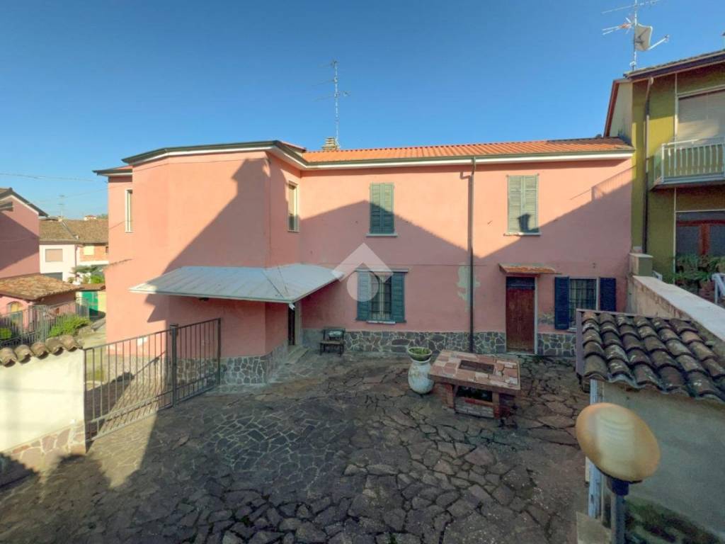 casa indipendente in vendita a Broni