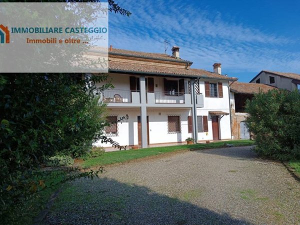 casa indipendente in vendita a Broni