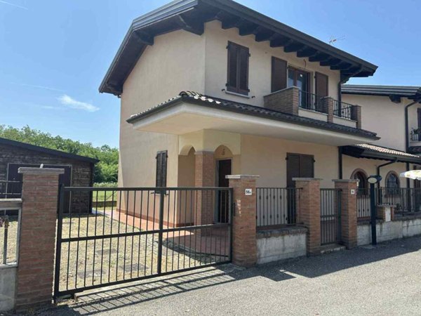 casa indipendente in vendita a Broni