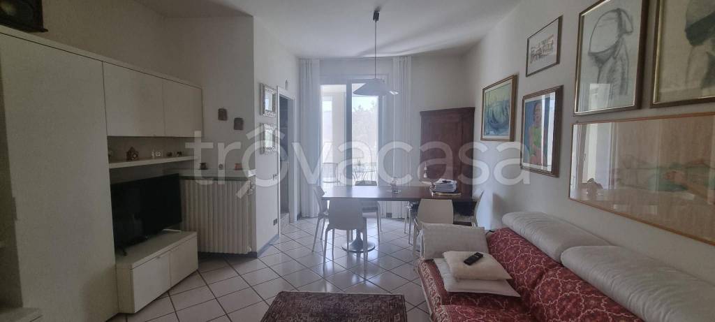 casa indipendente in vendita a Broni