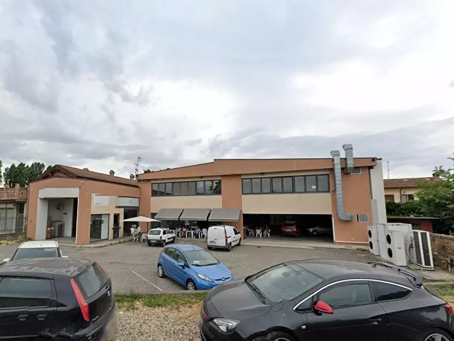 locale commerciale in vendita a Broni