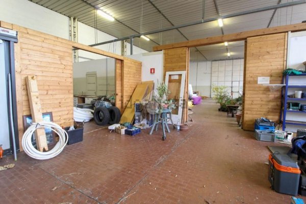 capannone in vendita a Broni